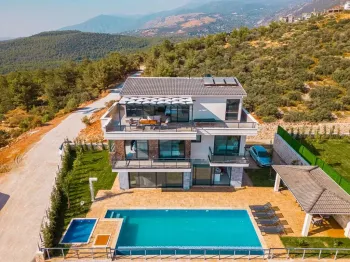 Kalkan'da Kesintisiz Deniz Manzaralı Sonsuzluk Havuzlu Villa
